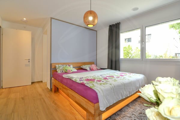 RESERVIERT - Exklusive 5½-Zimmer-Gartenwohnung mit Wintergarten - Wohnen im Grünen nahe Zürich & Zug 15