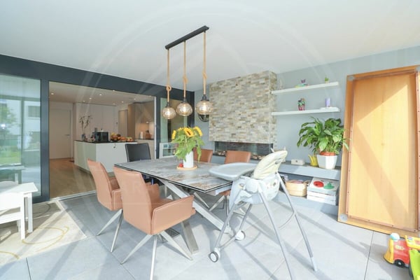 RESERVIERT - Exklusive 5½-Zimmer-Gartenwohnung mit Wintergarten - Wohnen im Grünen nahe Zürich & Zug 5