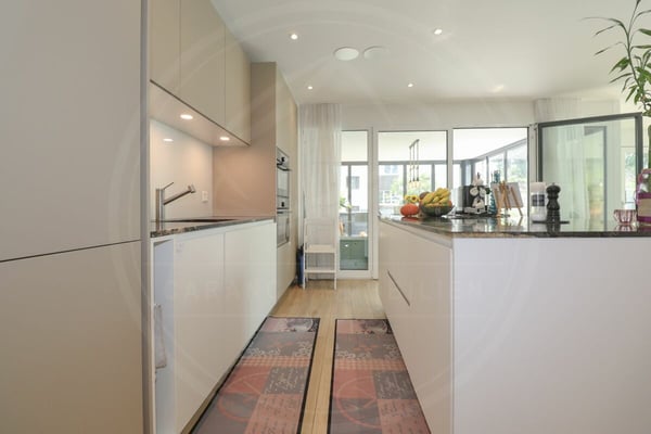 RESERVIERT - Exklusive 5½-Zimmer-Gartenwohnung mit Wintergarten - Wohnen im Grünen nahe Zürich & Zug 9
