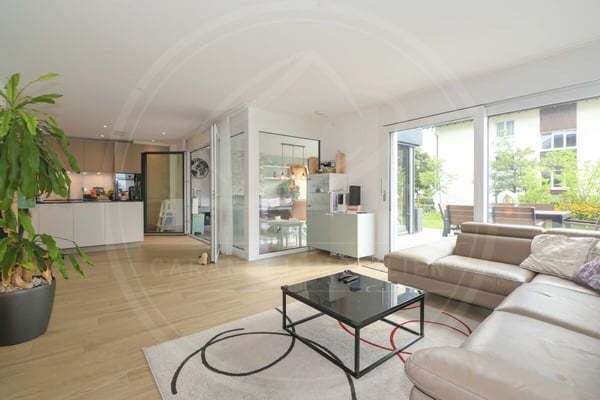 RESERVIERT - Exklusive 5½-Zimmer-Gartenwohnung mit Wintergarten - Wohnen im Grünen nahe Zürich & Zug 3