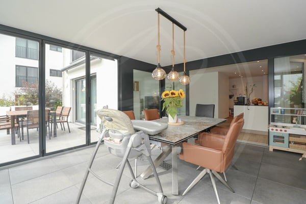 RESERVIERT - Exklusive 5½-Zimmer-Gartenwohnung mit Wintergarten - Wohnen im Grünen nahe Zürich & Zug 6