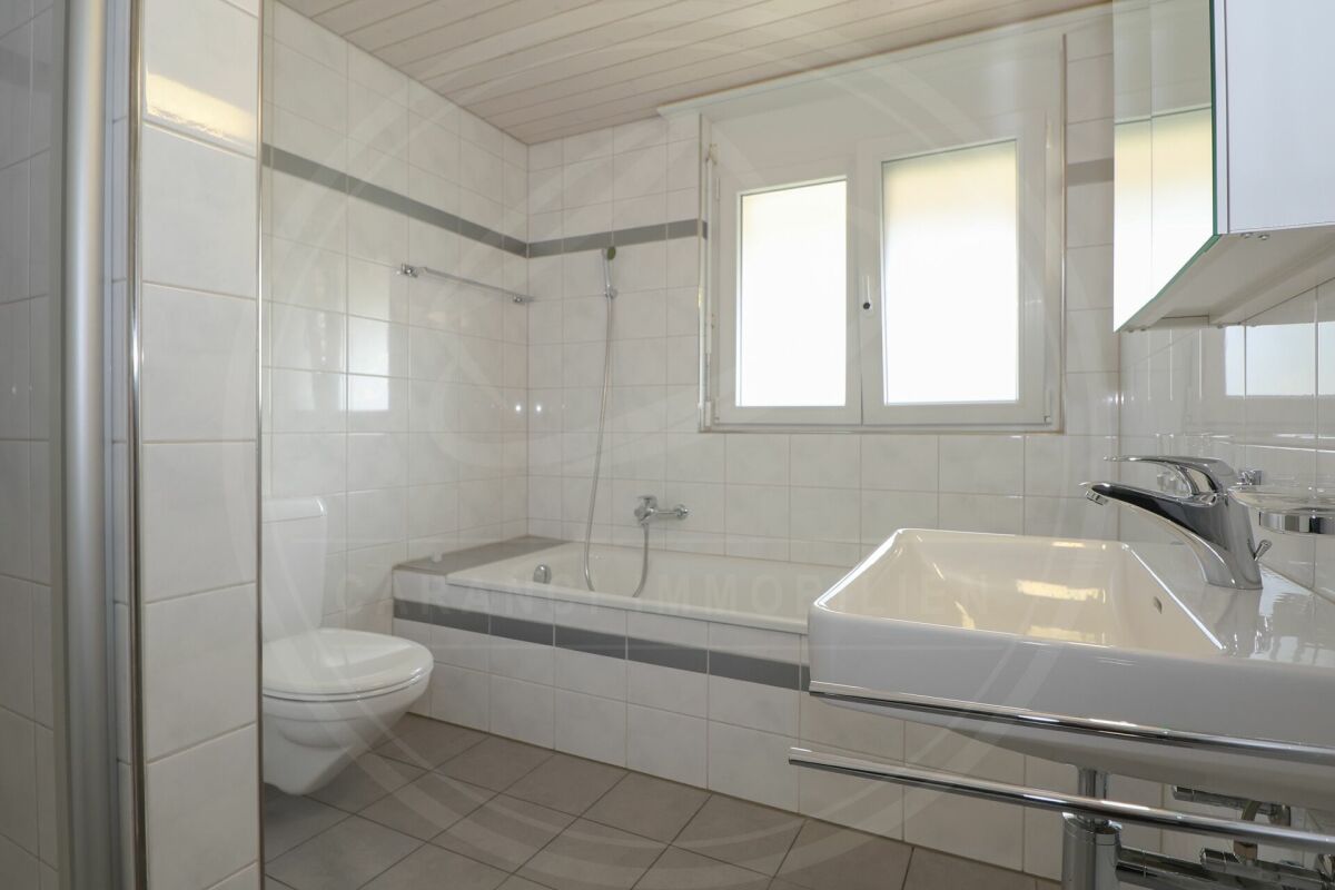 Grosszügige 3½-Zimmer-Wohnung im 1. OG in Birrhard zu vermieten