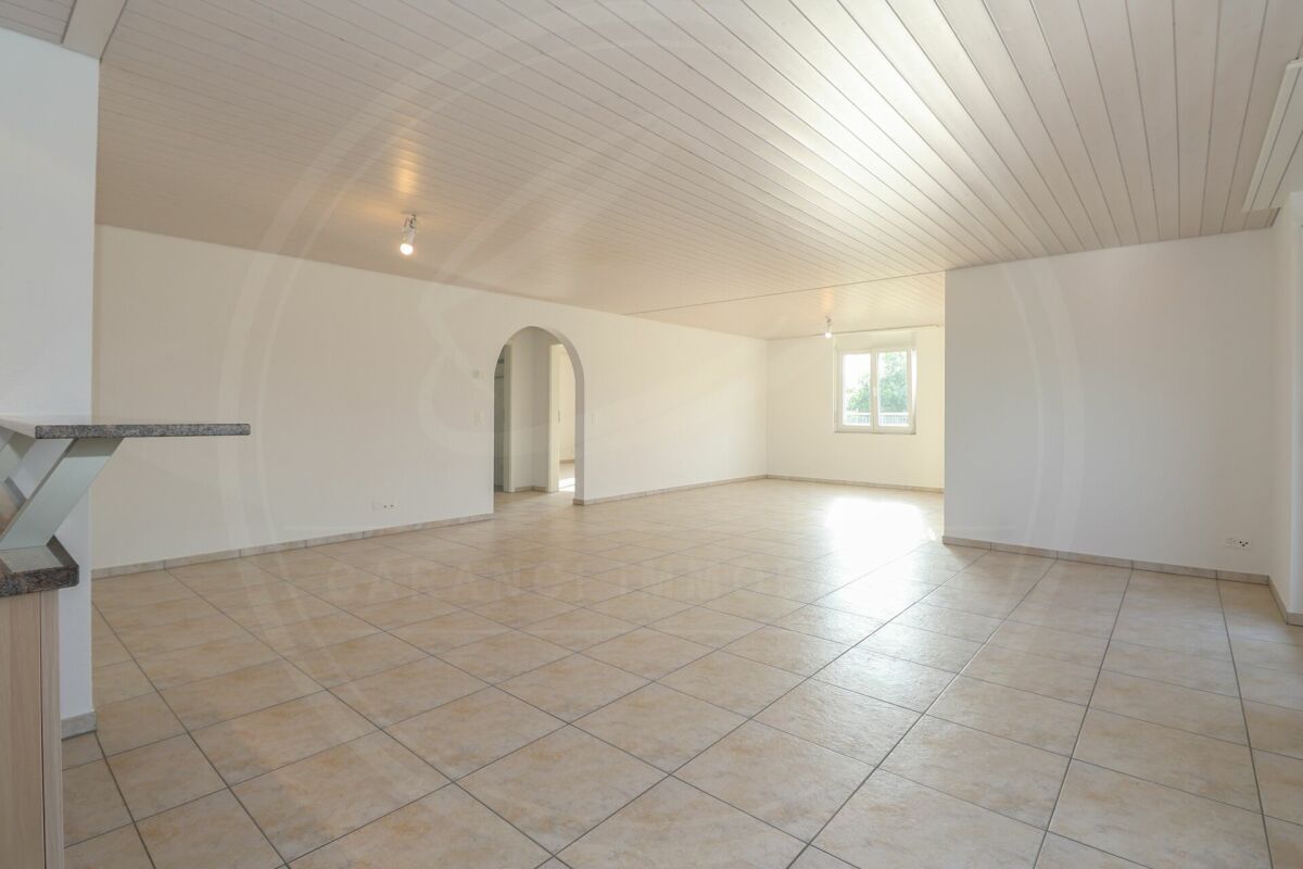Grosszügige 3½-Zimmer-Wohnung im 1. OG in Birrhard zu vermieten