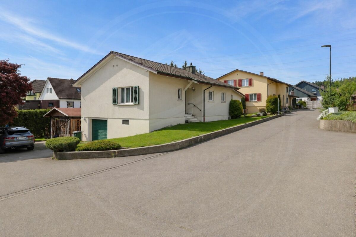 RESERVIERT - Einfamilienhaus mit Ausbau- und Gestaltungsmöglichkeiten