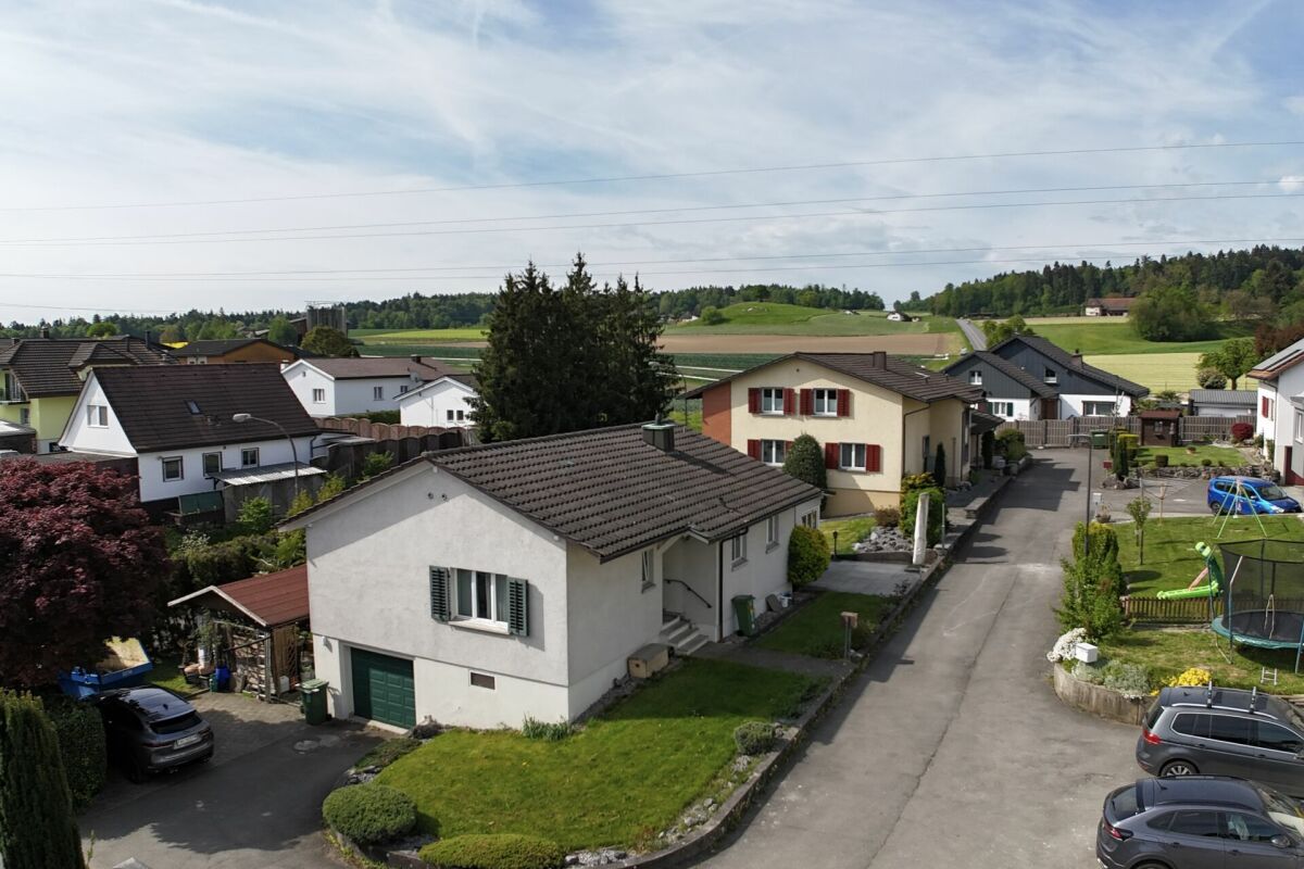 RESERVIERT - Einfamilienhaus mit Ausbau- und Gestaltungsmöglichkeiten