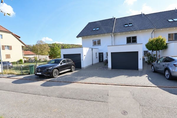 Modernes 6½-Zimmer-Reiheneinfamilienhaus mit Ausblick ins Grüne 11