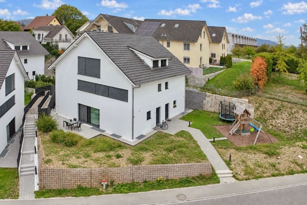 Grosszügiges Doppeleinfamilienhaus mit viel Platz für die ganze Familie in Birrhard 12