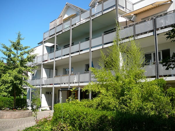Sonnige 3.5-Zimmer-Wohnung mit Balkon in Obfelden 1