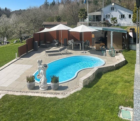 Traumhaftes EFH mit Pool und privatem Waldstück an herrlicher Aussichtslage 14