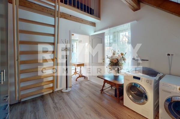 Gewerbehaus ebenerdig, für Loft-Büro, Praxis, Atelier, Showroom, H 3.5 m, 383 m² & 3.5 Zi DG-Wohnung 12