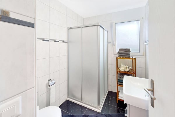 familienfreundlich und zentral in Safenwil 130 m² Nettowohnfläche + 15 m² Balkon 8