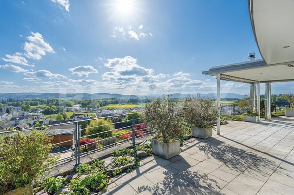 Above Blue Niederrohrdorf - 4.5-Zi.-Attika-Terrassenwohnung mit 180 Panorama & 200 m² Wohnfläche 1