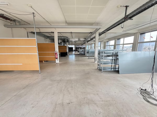 DAMMPARK: Grossraum Bürofläche beim Bahnhof Frick 8