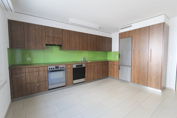VIEL PLATZ IN IHREM NEUEN ZUHAUSE - Grosszügige 4.5-Zimmer-Maisonettewohnung zu vermieten. 3
