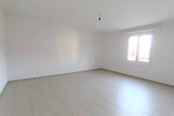 VIEL PLATZ IN IHREM NEUEN ZUHAUSE - Grosszügige 4.5-Zimmer-Maisonettewohnung zu vermieten. 7