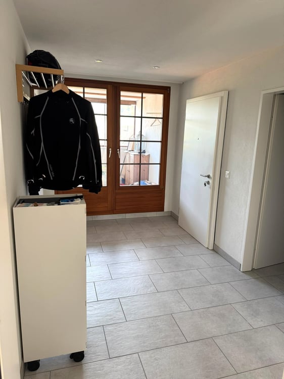 VIEL PLATZ IN IHREM NEUEN ZUHAUSE - Grosszügige 3.5-Zimmer-Dachwohnung zu vermieten. 2