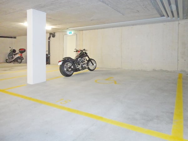XXL-Tiefgaragenplatz, hell und freundlich, nähe Zürich zu verkaufen 2