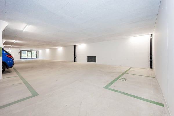 Attraktive, geschützte Motorradparkplätze in neuer Tiefgarage zu verkaufen 2