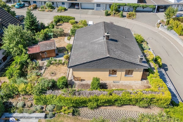 Freistehendes 5,5-Zimmer-Einfamilienhaus mit Wintergarten und attraktivem Grundstück 2