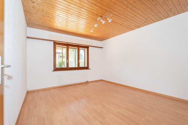 Freistehendes 5,5-Zimmer-Einfamilienhaus mit Wintergarten und attraktivem Grundstück 12