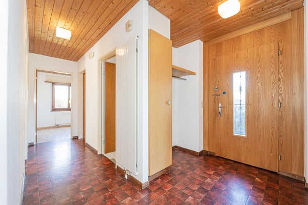 Freistehendes 5,5-Zimmer-Einfamilienhaus mit Wintergarten und attraktivem Grundstück 5