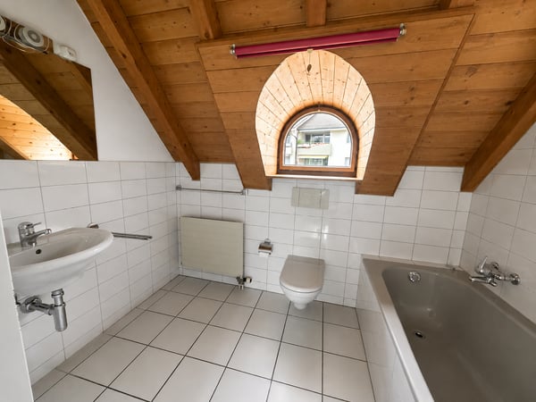 Charmante 4-Zimmer-Maisonette-Wohnung mit Bewilligung für Balkon - zentrale Lage 9
