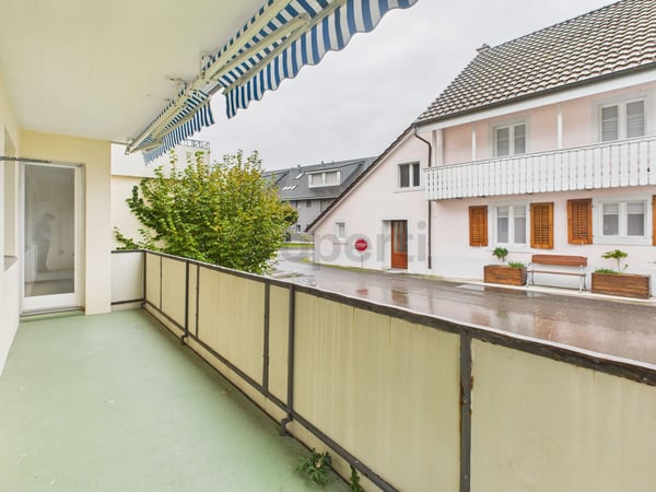 Gepflegtes Mehrfamilienhaus in ruhiger Lage in Full-Reuenthal 8