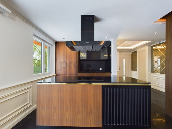 Moderne 1.5 Zimmer-Wohnung mit grosszügiger Terrasse und Garten in Küsnacht 5