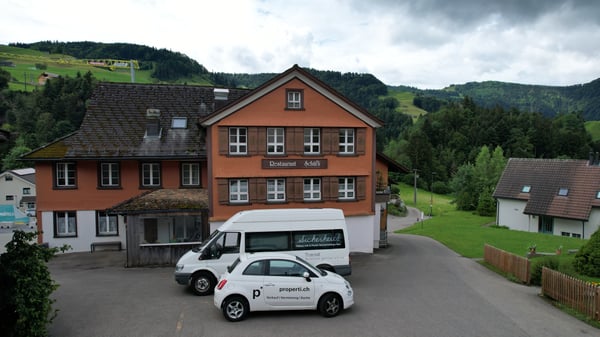 Einzigartiges 7.1-Zimmer-Wohnhaus mit vielseitigen Nutzungsmöglichkeiten in Libingen 2