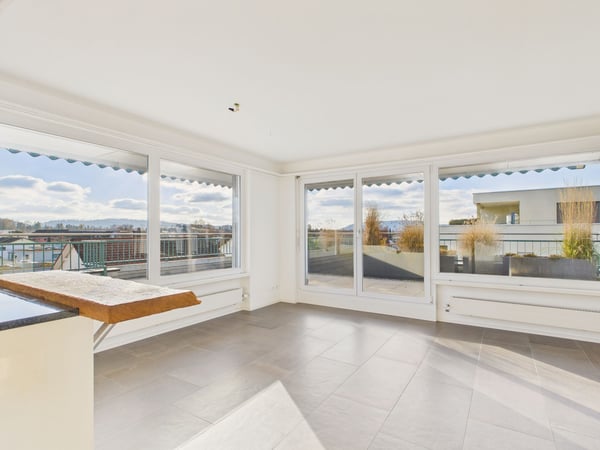 Traumhafte 1.5-Zimmer Attikawohnung mit grosser Terrasse in Rütihof, AG 1