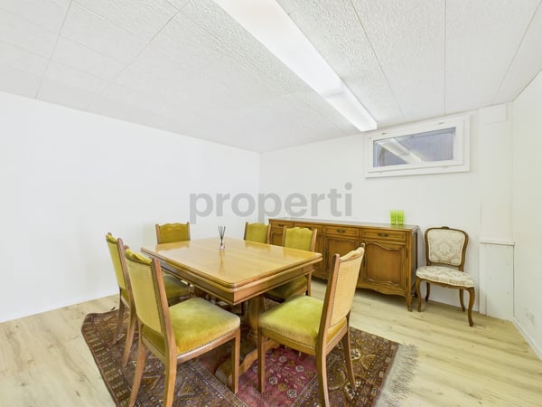 Vielseitiges 2-Zimmer-Einfamilienhaus in Widen (ideal für Wohnen und Büro) 8