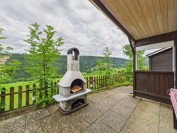 Idyllisches Chalet in Vermes: Entspannung pur in traumhafter Natur! 10