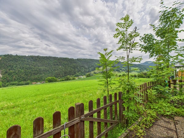 Idyllisches Chalet in Vermes: Entspannung pur in traumhafter Natur! 4