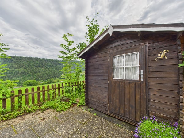 Idyllisches Chalet in Vermes: Entspannung pur in traumhafter Natur! 2