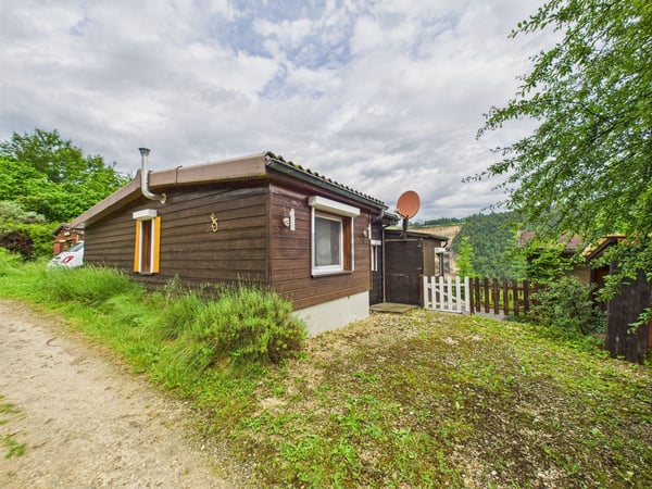 Idyllisches Chalet in Vermes: Entspannung pur in traumhafter Natur! 1