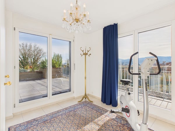 Möblierte 1.5-Zimmer-Attika-Wohnung mit grosser Terrasse und traumhafter Sicht über das Limmattal 6