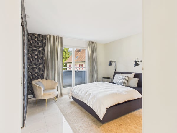 Möblierte 1.5-Zimmer-Attika-Wohnung mit grosser Terrasse und traumhafter Sicht über das Limmattal 4