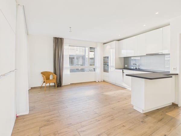 Grosszügige 1.5-Zimmer Eigentumswohnung mit Loggia an ruhiger und doch zentraler Lage in Hägglingen 4