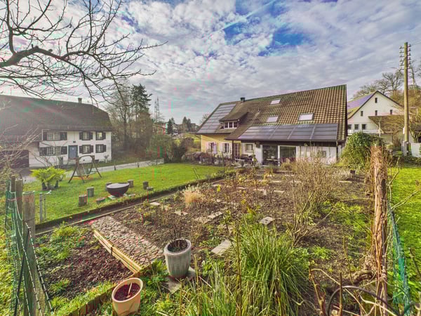 Charmantes 1.5-Zimmer Einfamilienhaus mit grossem Garten in Kaisten 10