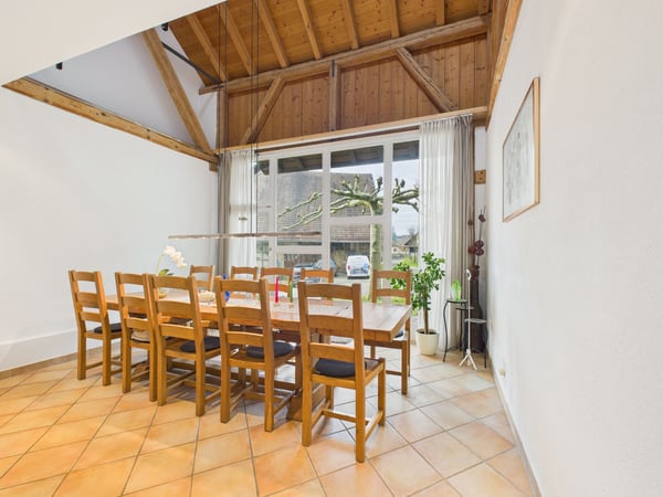 Charmantes 1.5-Zimmer Einfamilienhaus mit grossem Garten in Kaisten 2