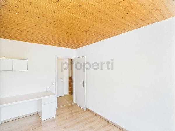 Charmantes 6.1-Zimmer Einfamilienhaus mit schönem Garten in Hofstetten-Flüh 7