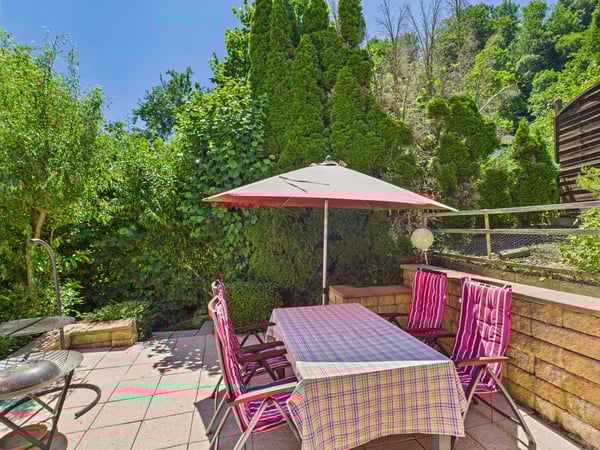 Charmantes 6.1-Zimmer Einfamilienhaus mit schönem Garten in Hofstetten-Flüh 11