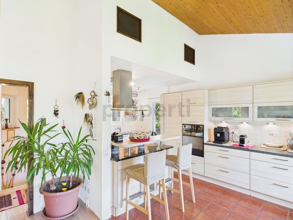 Charmantes 6.1-Zimmer Einfamilienhaus mit schönem Garten in Hofstetten-Flüh 4