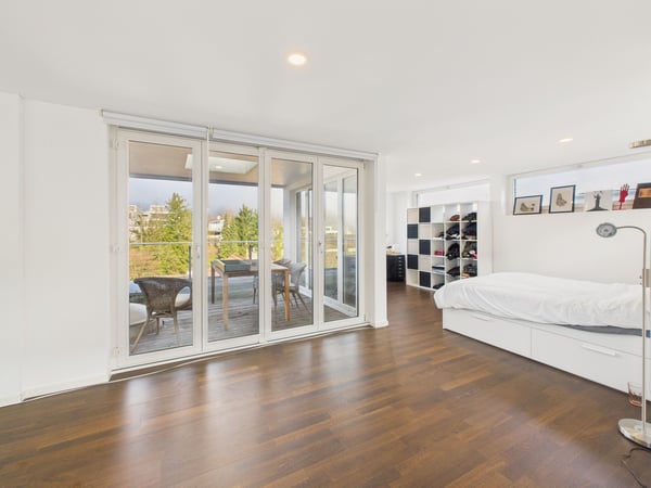 Grosszügiges Einfamilienhaus mit einzigartiger Architektur in ruhiger Top-Lage mit grossem Garten 9