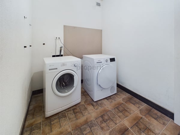 Attraktives Wohnhaus in begehrter Trogener Lage  Ihre solide Investitionsmöglichkeit 8