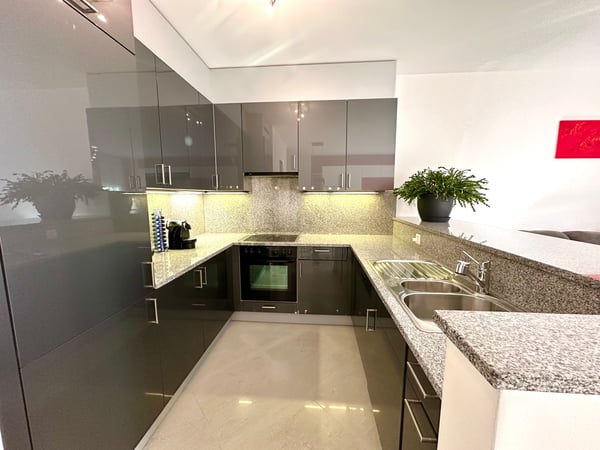 Luminoso appartamento 1.5 in vendita a Molino Novo 5