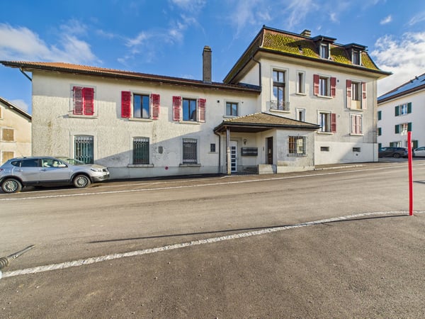 Charmante maison multifamiliale avec 2 chambres à Saignelégier, dans le canton du Jura 4