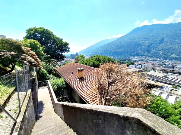 Splendida Villa unifamiliare a Bellinzona, nel Canton Ticino 2