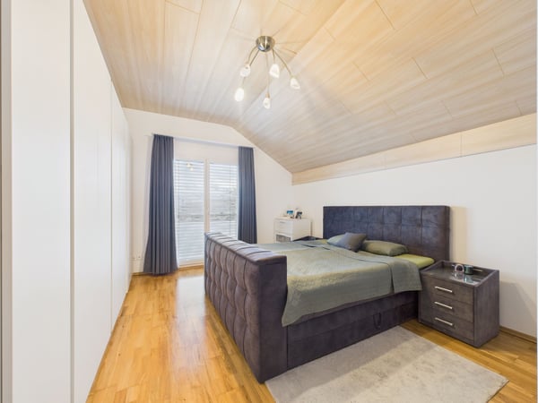 Moderne 1.5-Zimmer-Doppelhaushälfte in Uznach 8