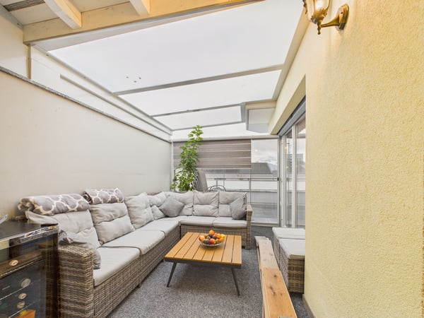 Moderne 1.5-Zimmer-Doppelhaushälfte in Uznach 10